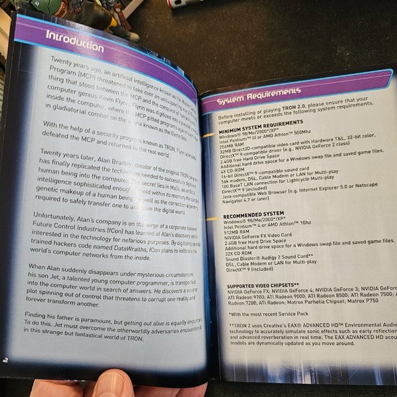 TRON 2.0 for PC original 2004 manual, highly collectible, incl. quick-ref card! - Picture 3 of 7
